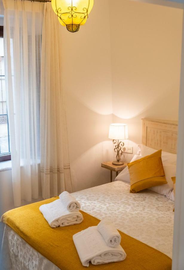 La Juderia Del Buen Viaje Apartment Seville Luaran gambar