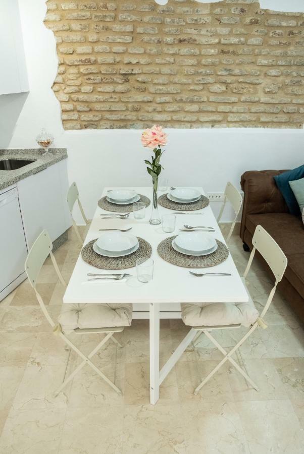 La Juderia Del Buen Viaje Apartment Seville Luaran gambar